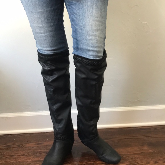Victoria’s Secret boots!!! - Picture 3 of 4